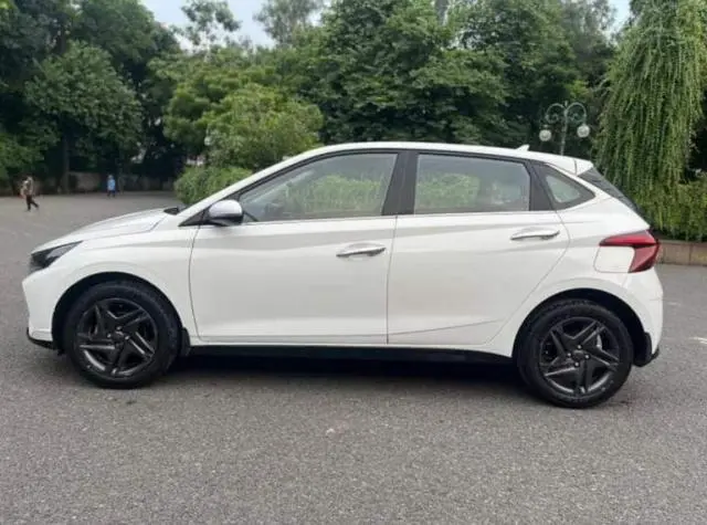 Hyundai i20 Sportz 1.2 IVT Petrol 2021