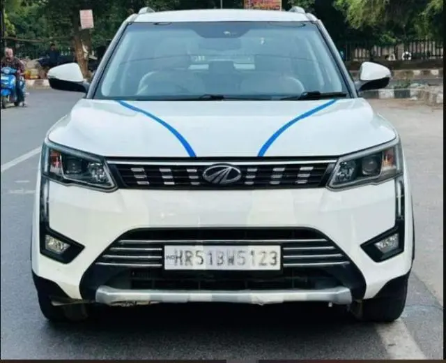 Mahindra XUV300 W8 (O) Diesel 2019