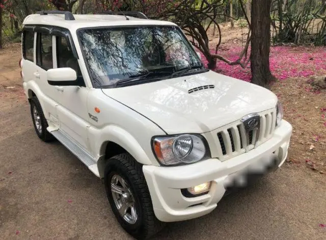 Mahindra Scorpio SLE 7S BSIV 2013