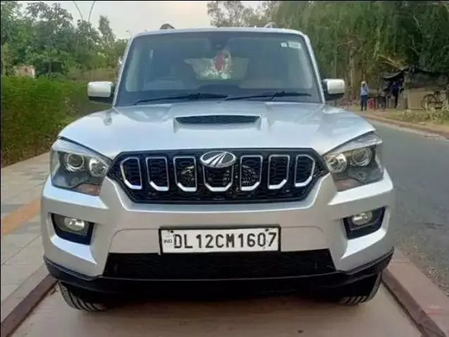 Mahindra Scorpio S10 2016
