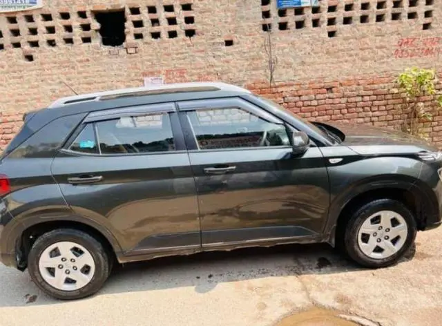 Hyundai Venue S 1.0 Petrol 2019