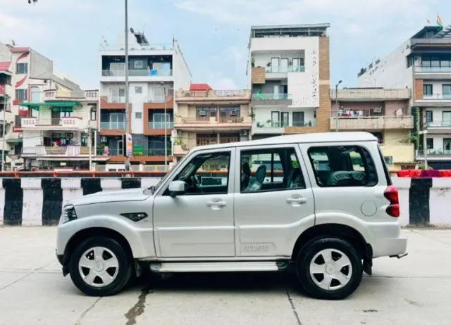Mahindra Scorpio S5 2WD 2018