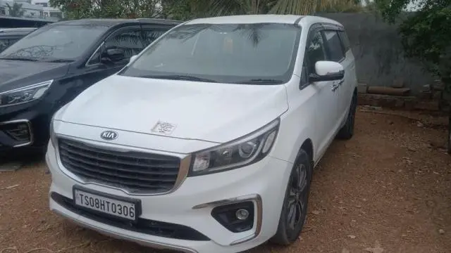 Kia Carnival Premium 7 STR 2021