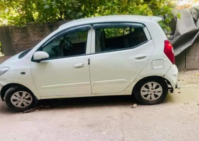 Hyundai i10 Sportz 1.2 2011