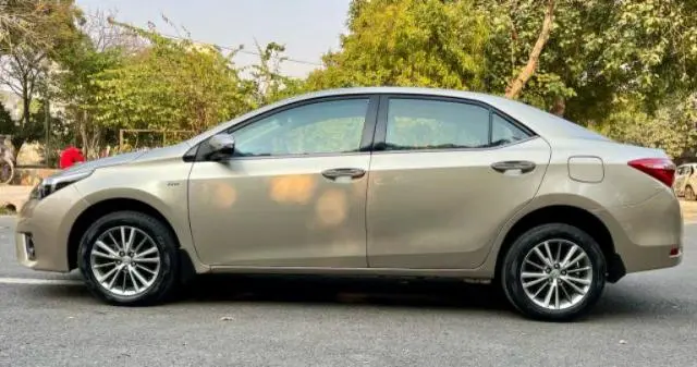 Toyota Corolla Altis 1.8 VL AT 2014