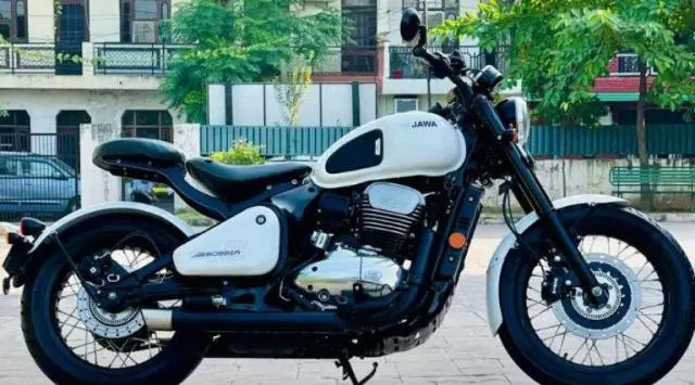 Jawa 42 Bobber Moonstone White 2024