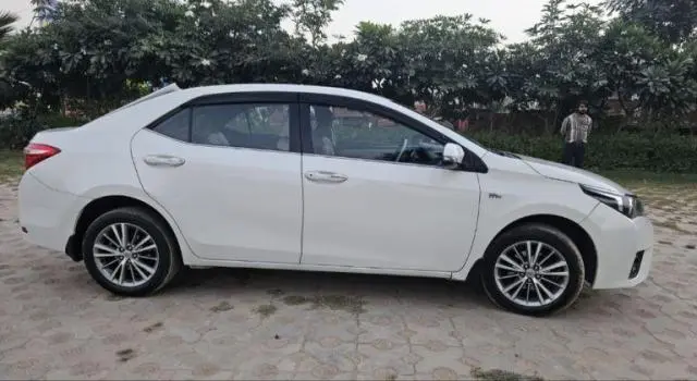 Toyota Corolla Altis 1.8 VL AT 2015