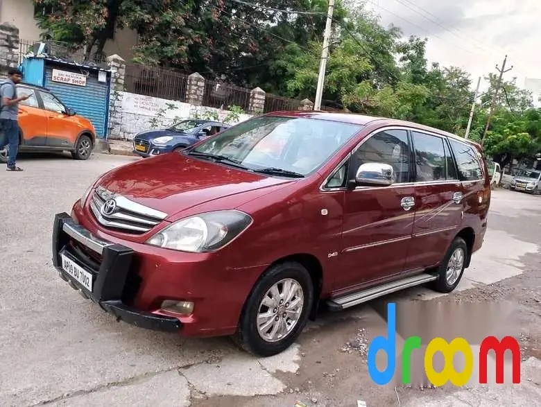 Toyota Innova 2.5 E 7 STR 2009