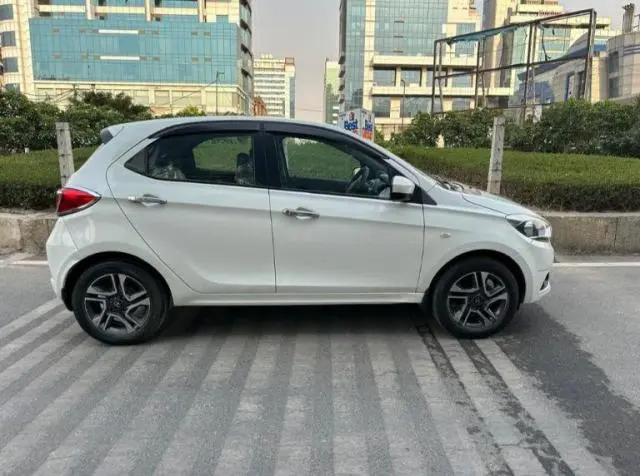 Tata Tiago Revotorq XT 2016