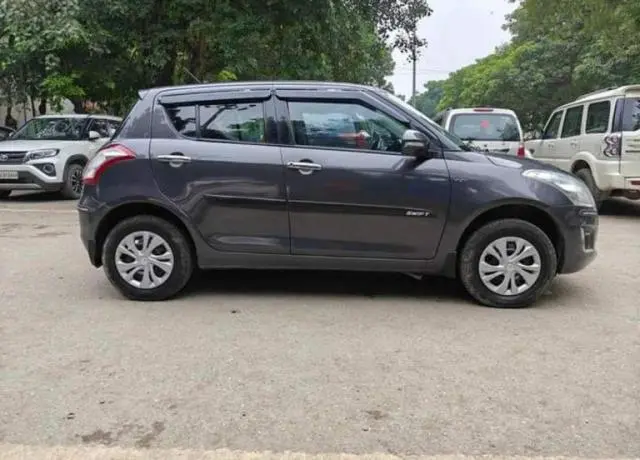 Maruti Suzuki Swift VXi 2017
