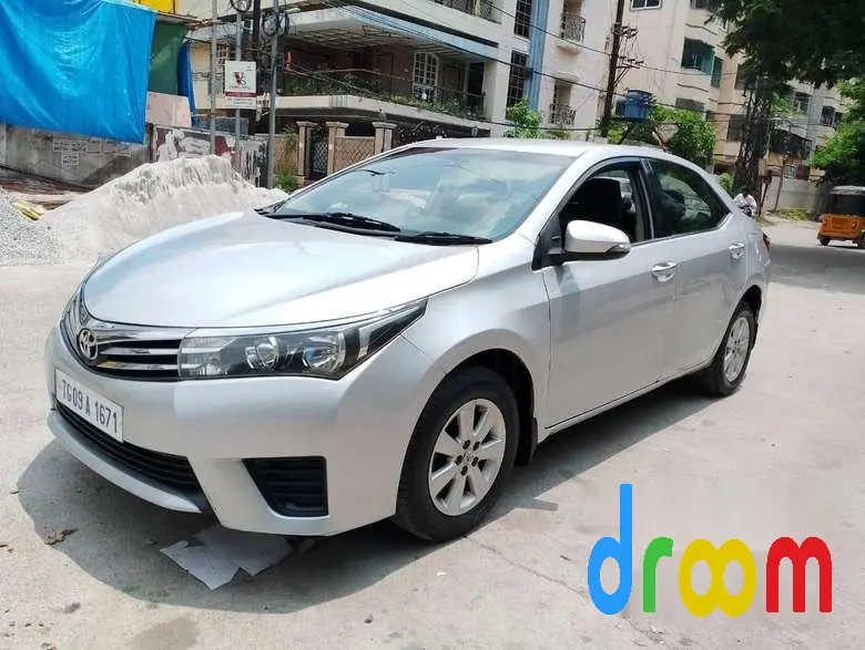 Toyota Corolla Altis D-4D J 2013