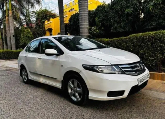 Honda City S i-VTEC 2012