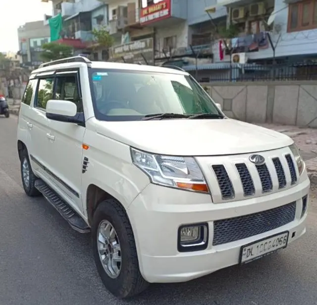 Mahindra TUV300 T8 2015