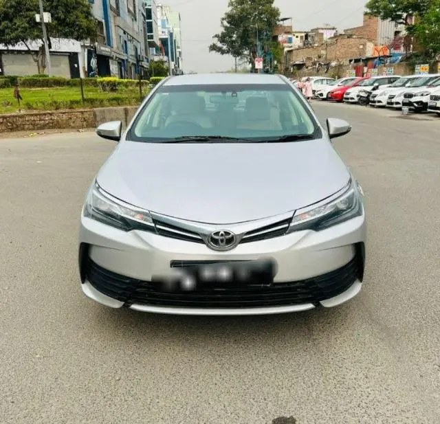 Toyota Corolla Altis 1.8 J 2017