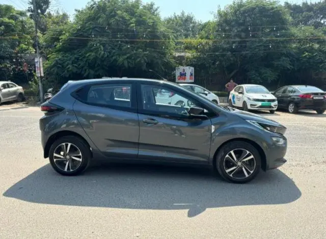 Tata Altroz XZ Petrol 2020