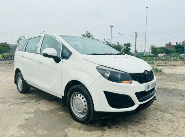 Mahindra Marazzo M2 8 STR 2018