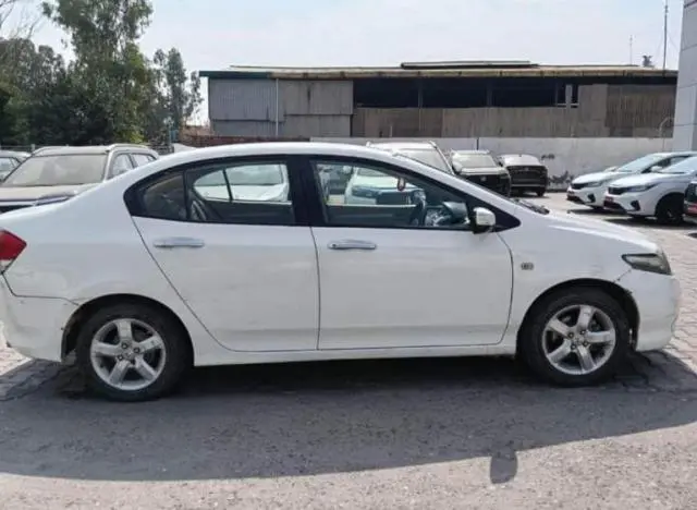 Honda City S i-VTEC 2011