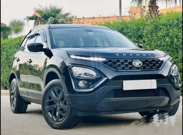 Tata Safari XZA Plus Dark Edition 2023