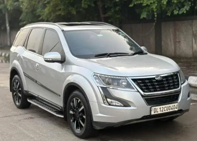 Mahindra XUV500 W11 2021