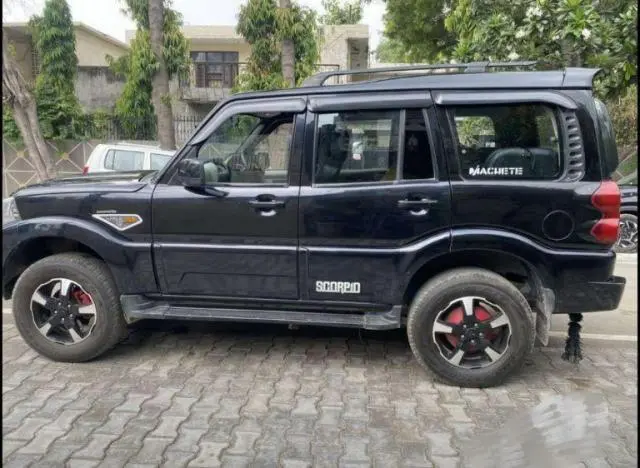 Mahindra Scorpio S6 Plus 1.99 2017