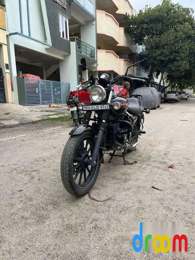 Bajaj Avenger Street 220 2016
