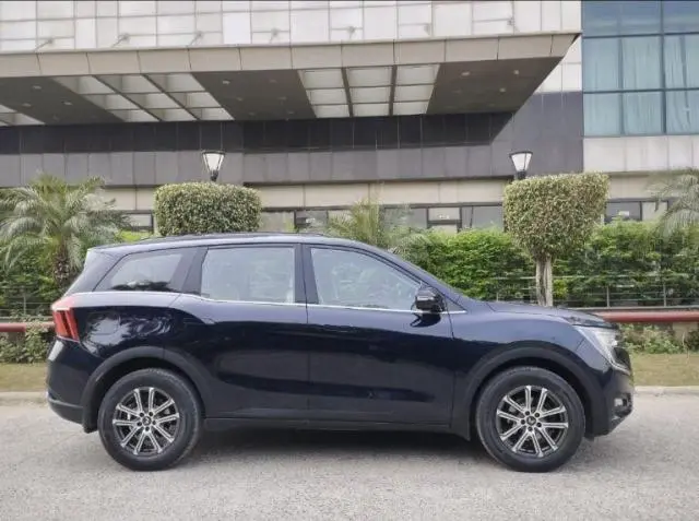 Mahindra XUV700 AX 7 Petrol AT 7 STR 2023