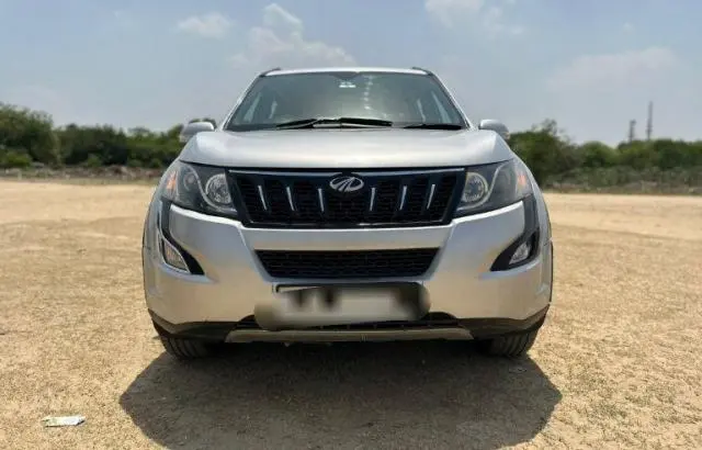 Mahindra XUV500 W6 AT 2016