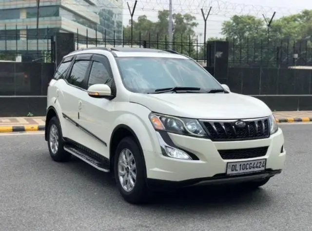 Mahindra XUV500 W10 AWD 2015
