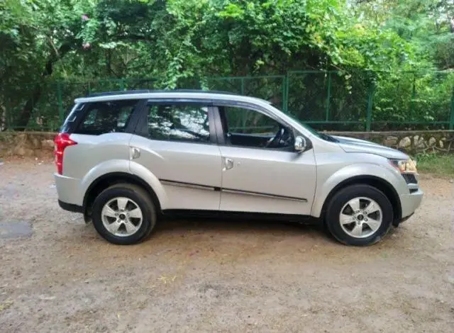 Mahindra XUV500 W8 2012