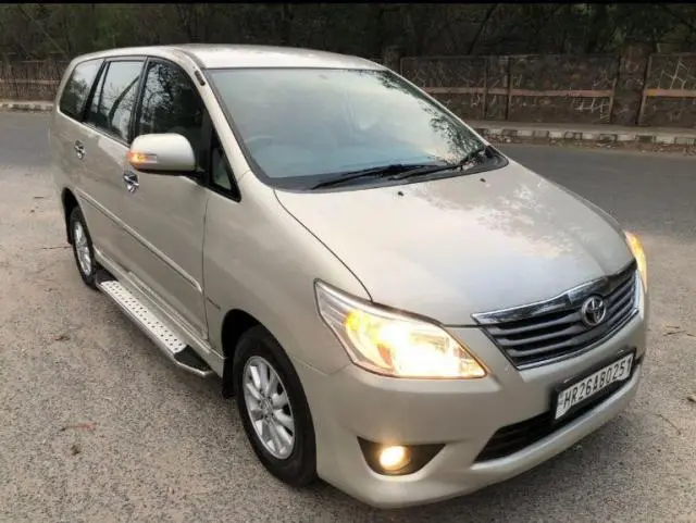 Toyota Innova 2.5 VX 7 STR BS III 2013