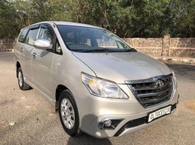 Toyota Innova 2.5 GX 8 STR BS III 2013