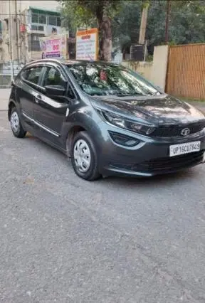 Tata Altroz XE Petrol 2021