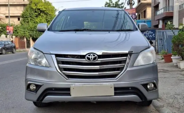 Toyota Innova 2.0 GX 8 STR BS IV 2015