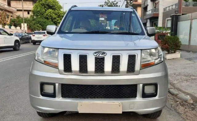 Mahindra TUV300 T6 2016