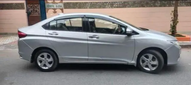 Honda City 1.5 V MT 2015