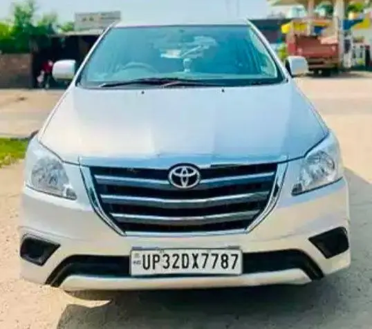 Toyota Innova 2.5 G 7 STR BS III 2011