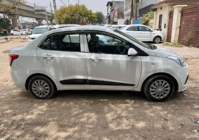 Hyundai Xcent Base 1.2 CNG 2016