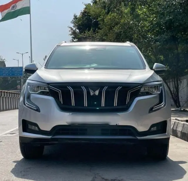 Mahindra XUV700 AX 7 Petrol AT Luxury Pack 7 STR 2021
