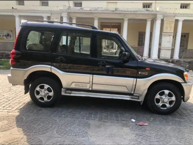 Mahindra Scorpio SLE 7S BSIV 2013