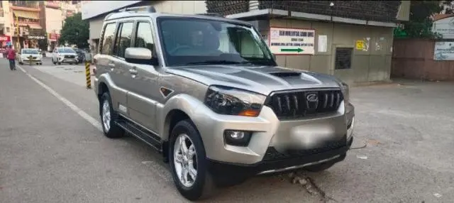 Mahindra Scorpio S10 4WD AT 2015