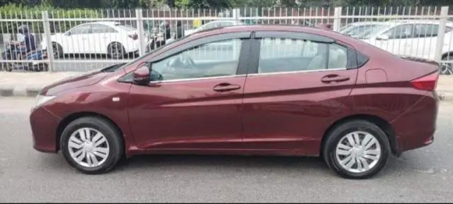 Honda City S i-VTEC 2015