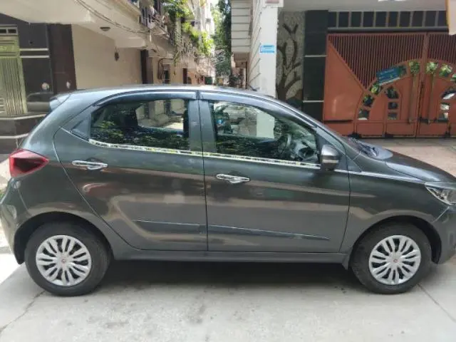 Tata Tiago XT (O) 2021