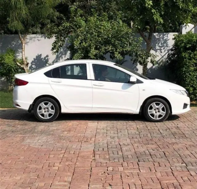 Honda City SV i-DTEC 2016