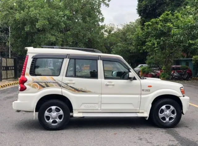 Mahindra Scorpio SLE 2.6 CRDE 2013
