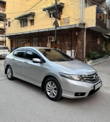 Honda City S i-VTEC 2012