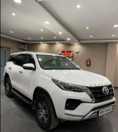 Toyota Fortuner 2.8 4x2 AT 2023