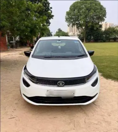 Tata Altroz XE Petrol 2021