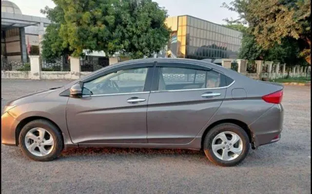 Honda City V i-VTEC 2014