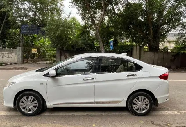 Honda City SV i-DTEC 2015