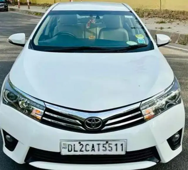 Toyota Corolla Altis 1.8 VL AT 2015